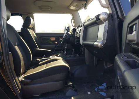 2007 Toyota Fj Cruiser z USA, uszkodzony, nr VIN JTEBU11F670075961